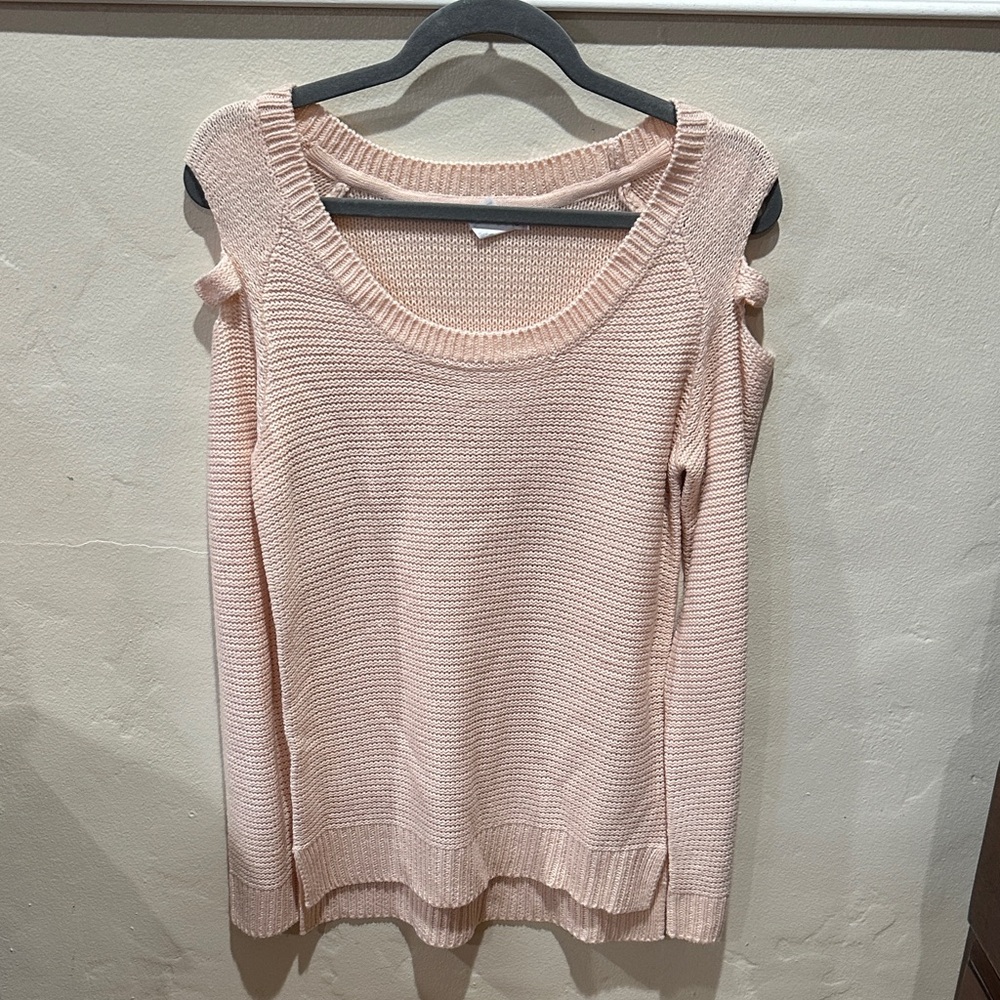 VENUS Blush Off-the-Shoulder Sweater